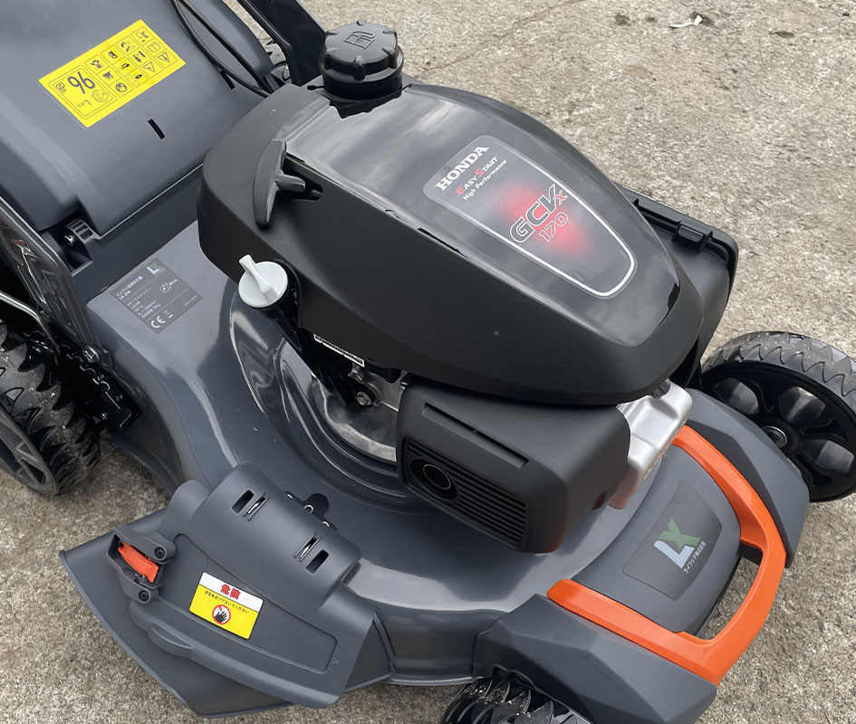草薙 LX48Z-L エンジン・オイル注入口